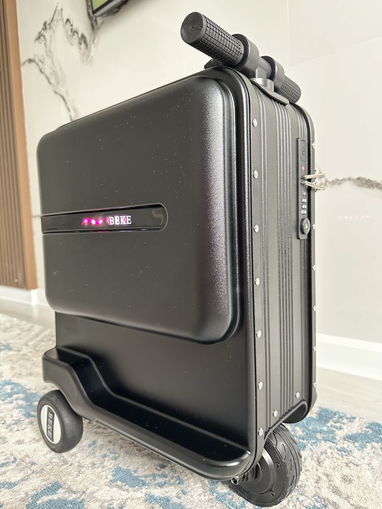 Умный чемодан, smart чемодан, чемодан - самокат