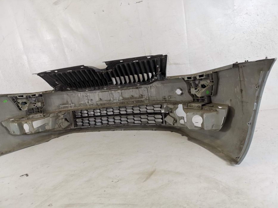 Bara Fata Cu Grila Radiator Si Grila Inferioara Skoda  Octavia 3 2013
