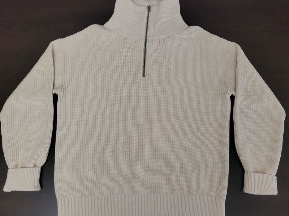 Плетен пуловер с четвърт цип и дълги ръкави