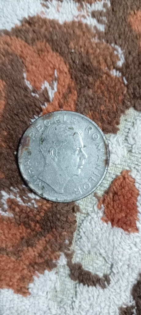 Vând monedă veche 100 de lei, regele Mihai 1 an 1943 de colecție, rara