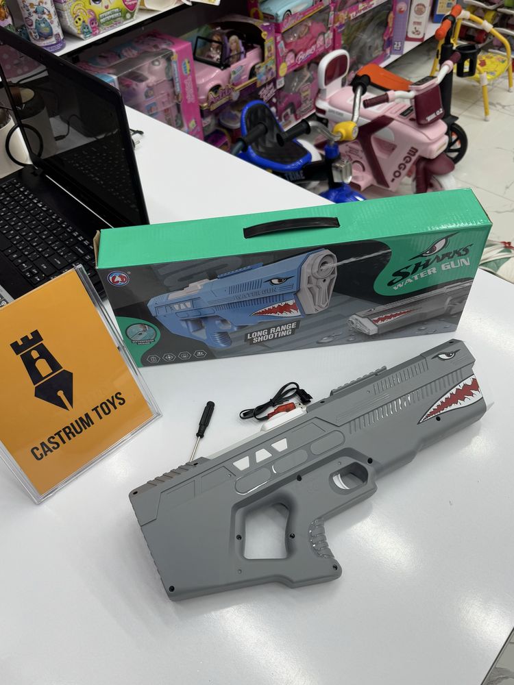 Водный бластер на аккумуляторе Акула, 42 см, серый,синий  Castrum Toys