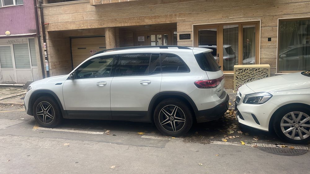 Мерцедес EQB350 4 matic AMG