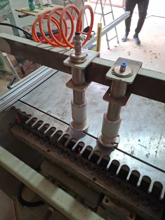 Masina de gaurit multipla