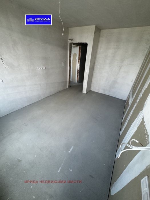 Просторен тристаен апартамент в Кръстова вада с АКТ 16 в затворен