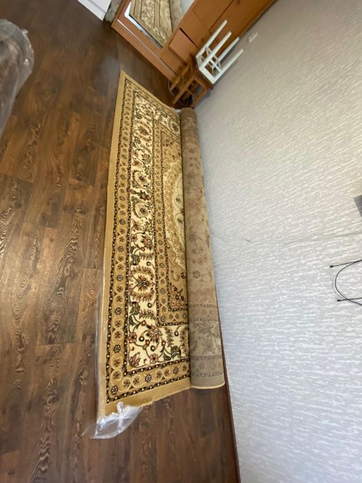 Продам ковер в хорошем состоянии