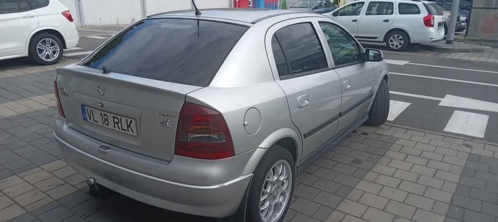 Opel Astra,motor 1600 benzina,an 2004