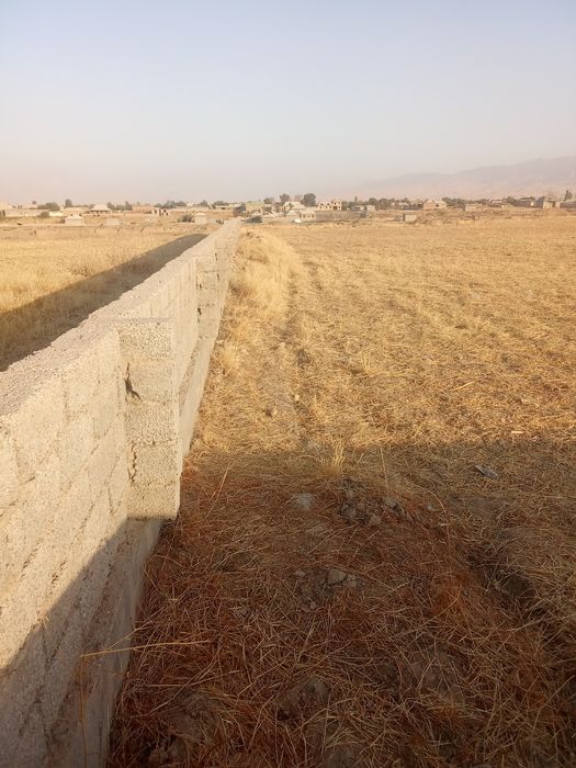 Yer sotiladi 60 sotix.