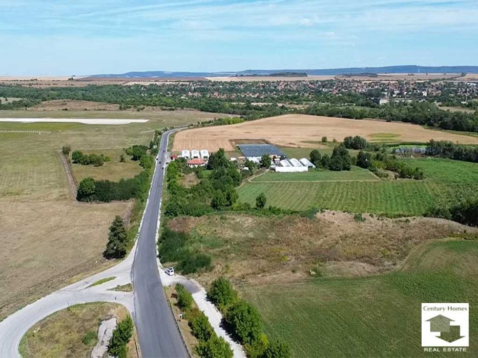 Продава се Парцел в Горна Оряховица - 7686 кв.м за 30 €/кв.м - Снимка #1