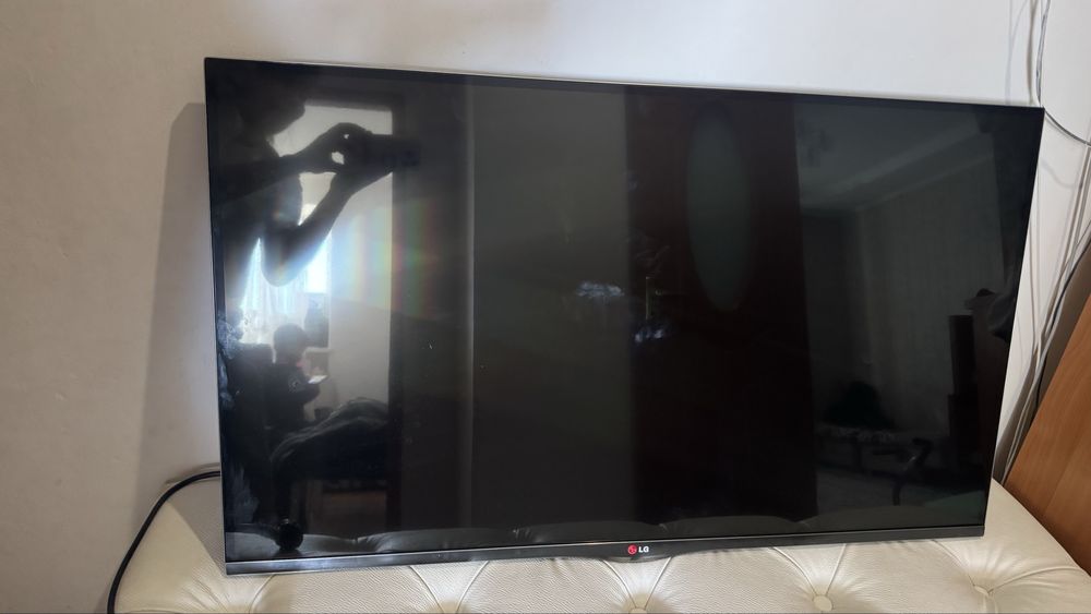 Телевизор LG 42” Smart TV Full HD, отличное состояние, торг!