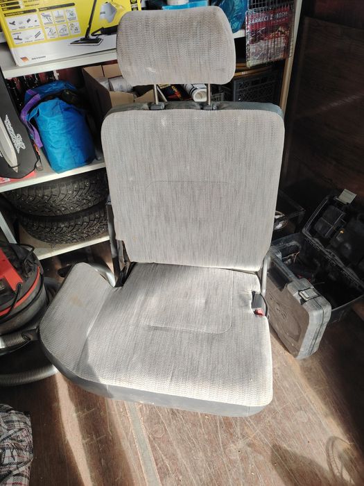 Продам 3 ряд сидений от митсубиси паджеро 2