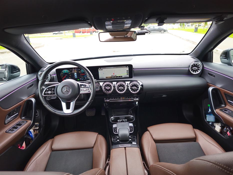 Mercedes-Benz A250e limousine 8G-DCT plug-in hybrid 218 cp Night Black