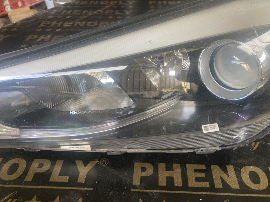 Hyundai Tucson 2018 година Фарове