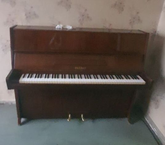 Продам пианино петроф