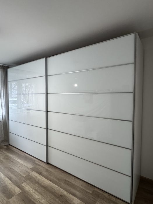 Dressing/ Dulap 330/220/68 cm 2 usi culisante sticla alba