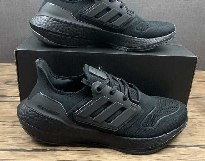 Оригинални  Маратонки *ADIDAS ULTRABOOST 22 FULL BLACK * 41 1/3