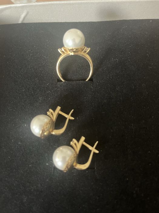 Красивый комлпект. Срочно продам!