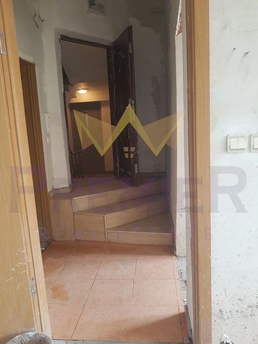 Продава се Двустаен апартамент в Варна, Цветен квартал - 45 кв.м за 1256 €/кв.м - Снимка #2