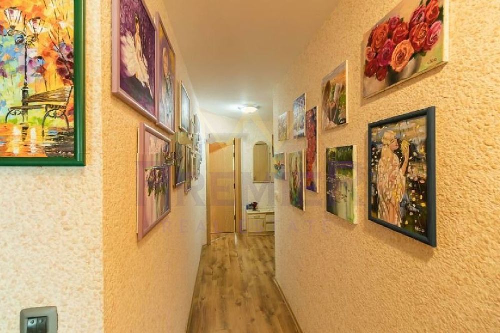 Продава се Тристаен апартамент в Варна, Виница - 116 кв.м за 1603 €/кв.м - Снимка #2