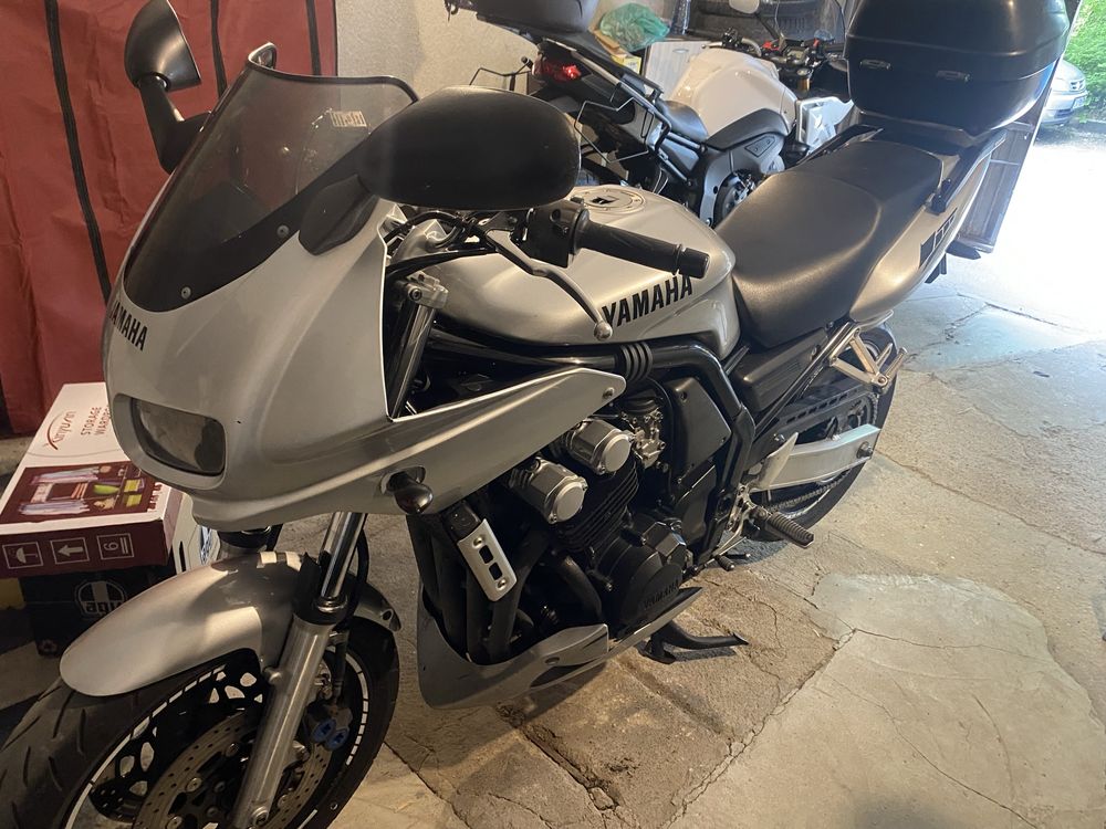 Мотоциклет Yamaha fazer 600