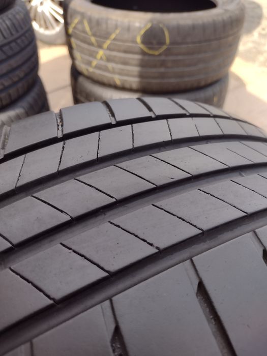 Bridgestone T005 2бр.225/40/19 дот1022