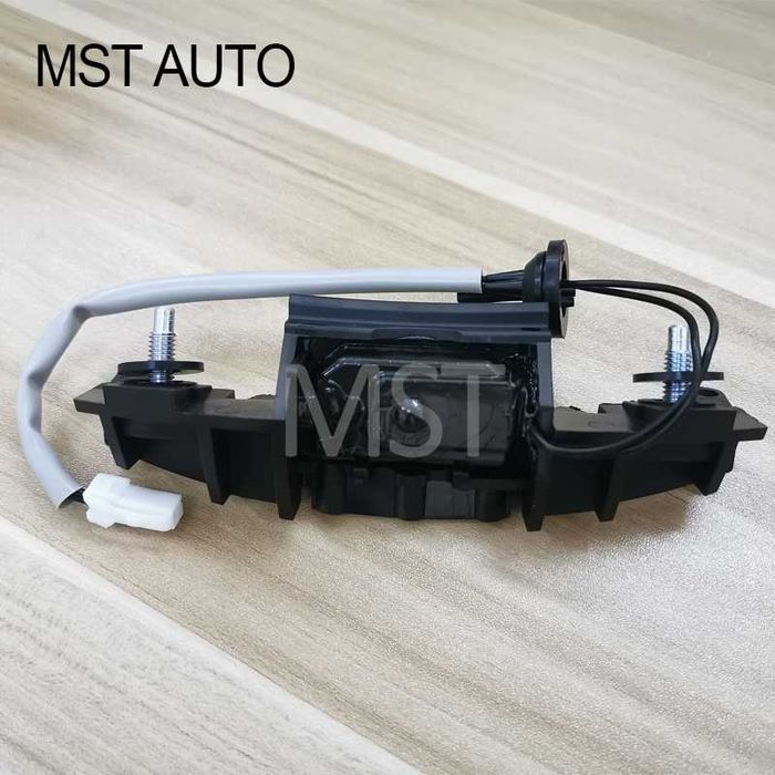 бутон за отваряне на багажник за Nissan Micra K12 НИСАН МИКРА 3