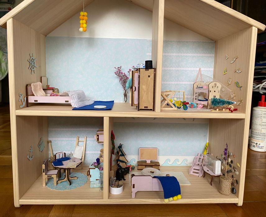 Къща за кукли от дърво