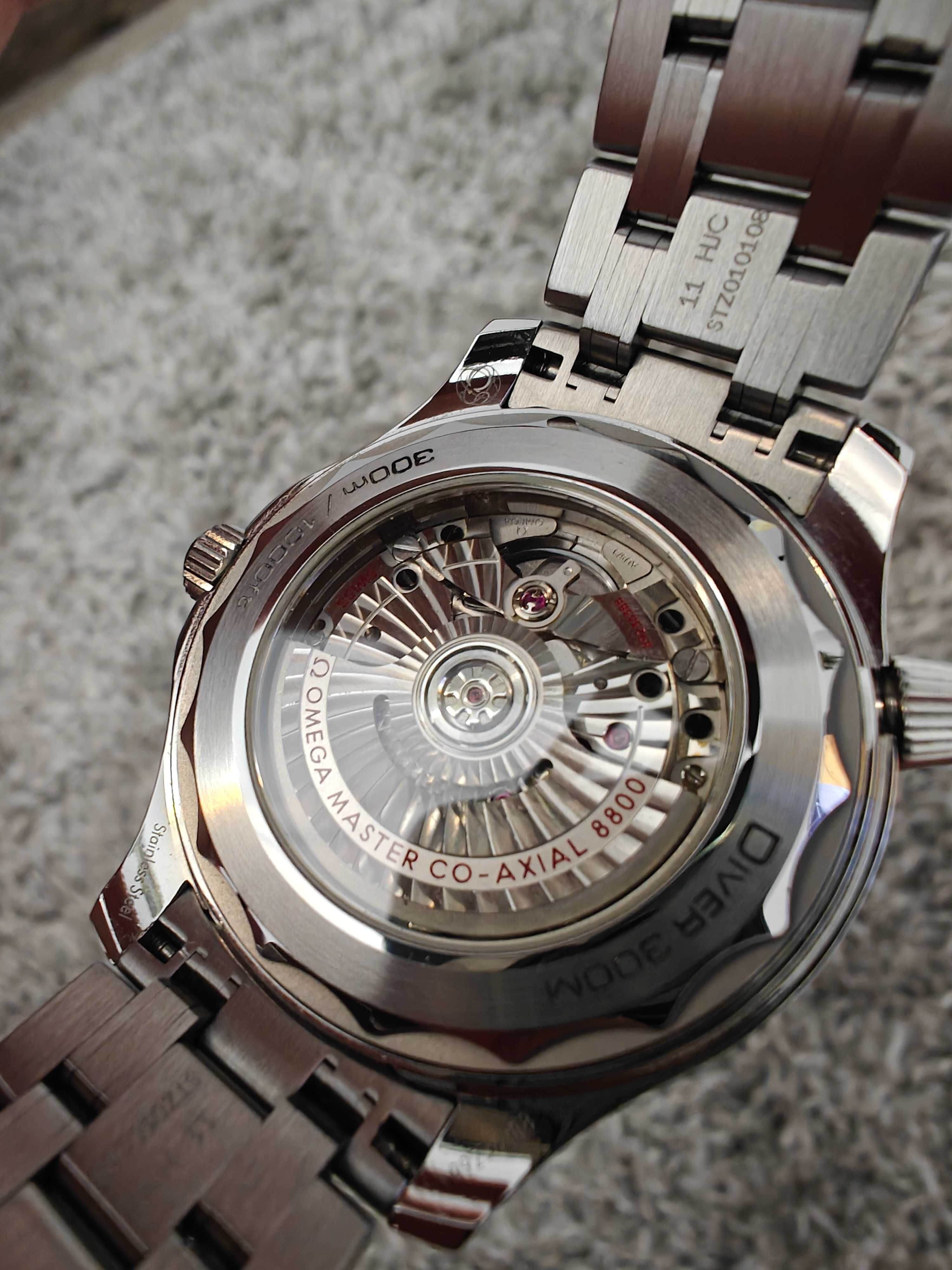 Ceas de lux inspirat de Omega Seamaster 300M