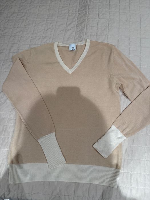 Дамски нежен пуловер