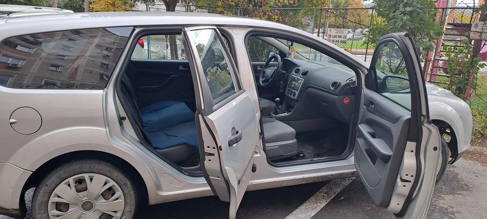 Vând Ford focus 2 1.6