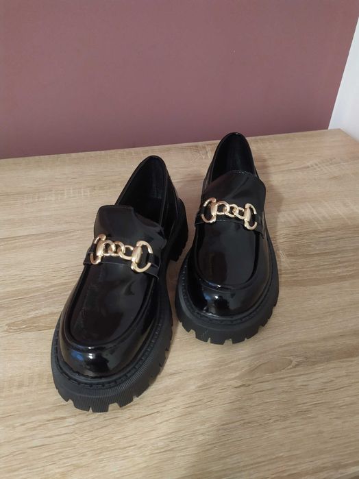 Черни лачени мокасини с дебела подметка,39