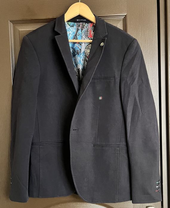 Мъжко официално сако