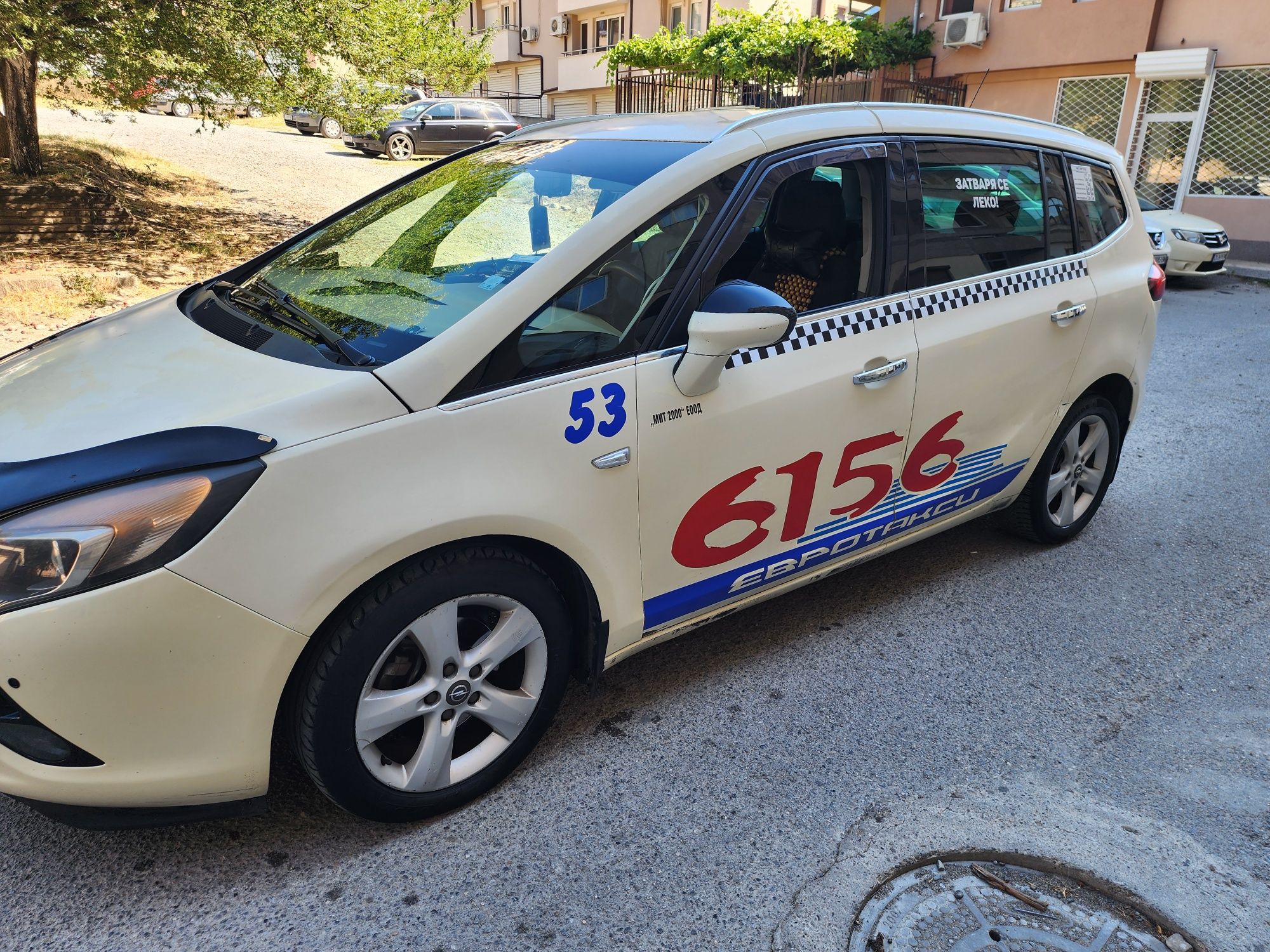 Opel zafira C 2012  7 места,метан/бензин