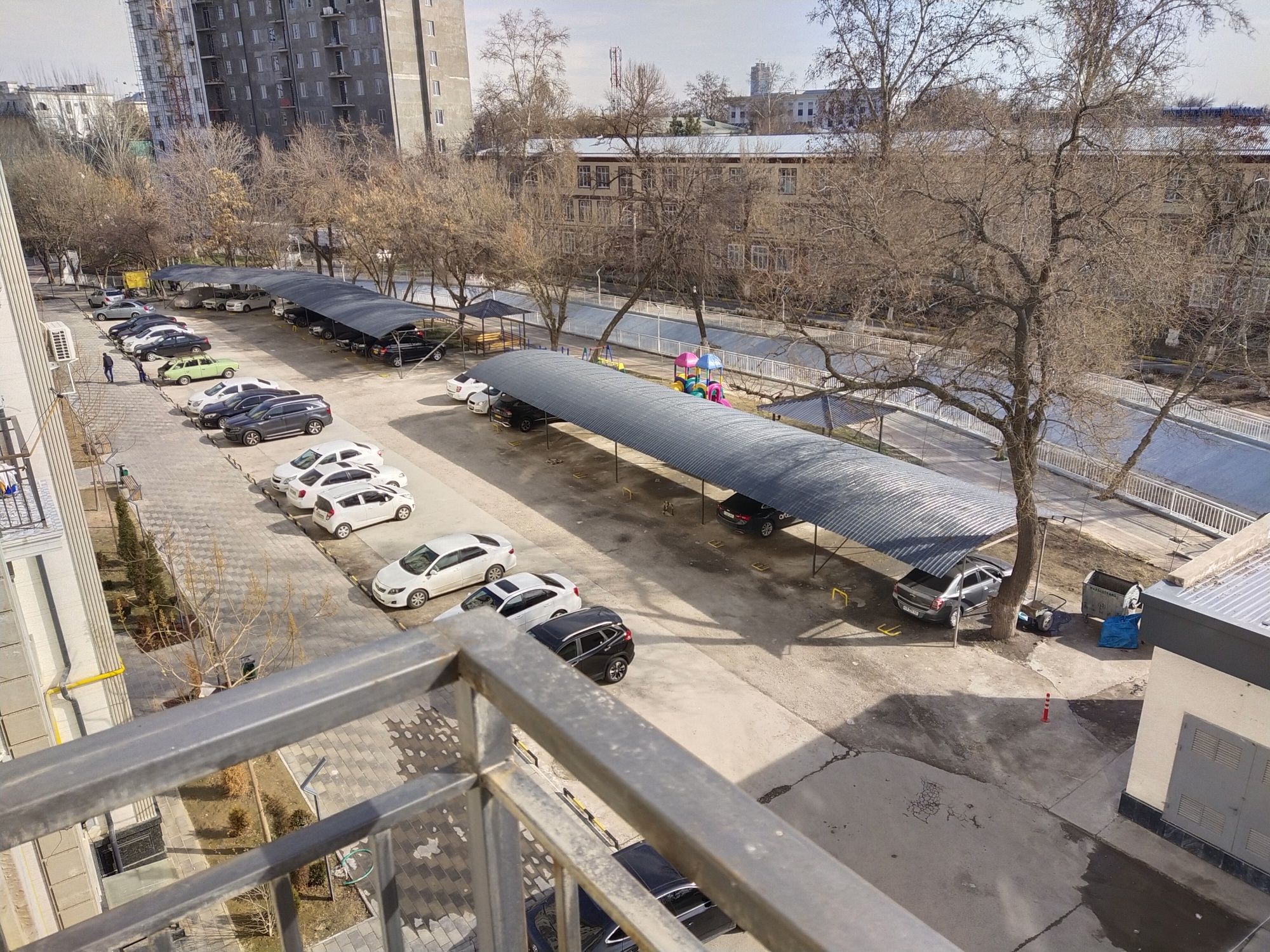 Сдается  своя 4 комнатная новостройка метро Новза