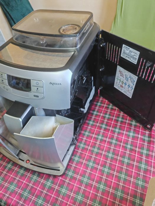 Espressor automat  Saeco Intelia  1850 W, 15 Bar, 1.5