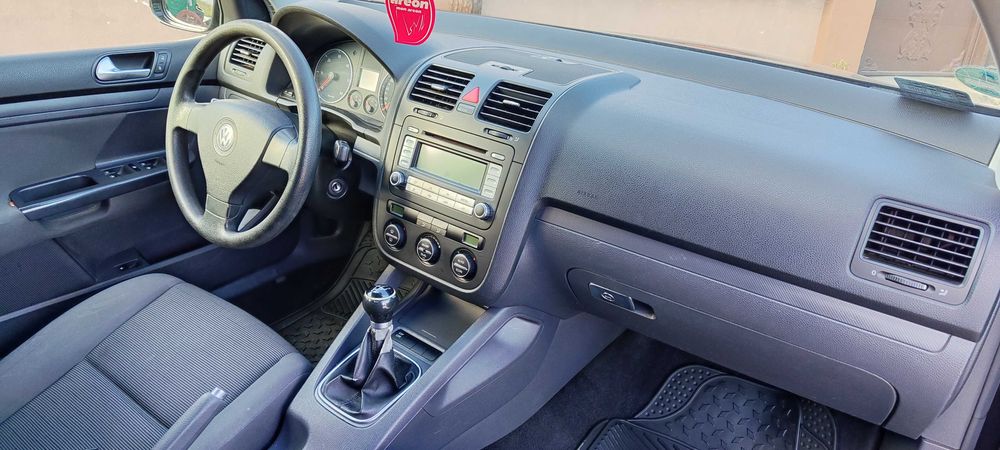 Фолксваген голф 5 1.9 tdi 105k.