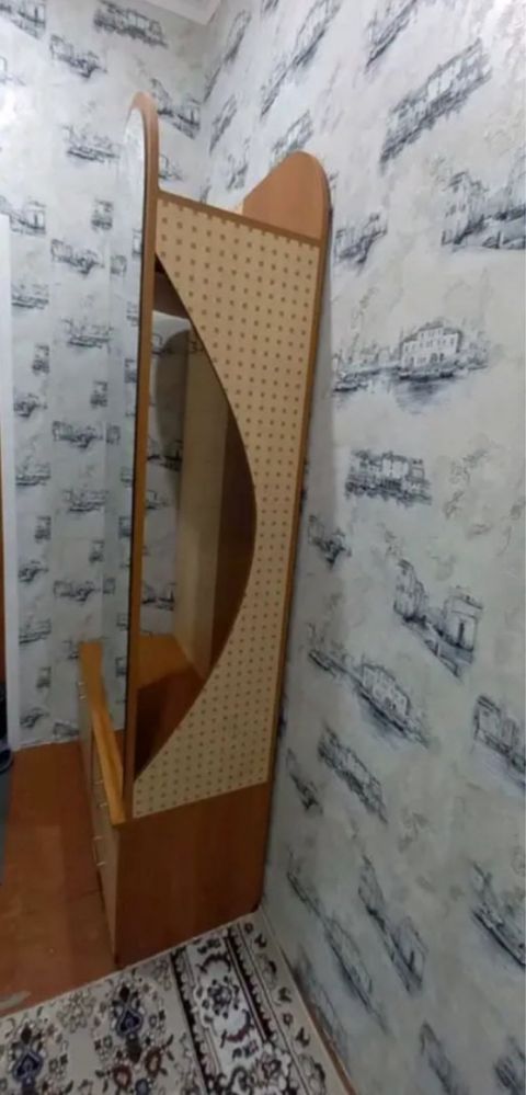 Вешалка в прихожую