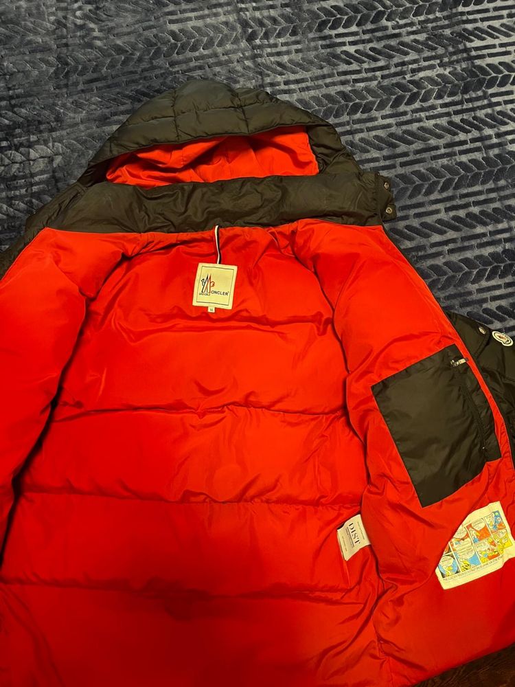 Geaca Moncler marime Xl