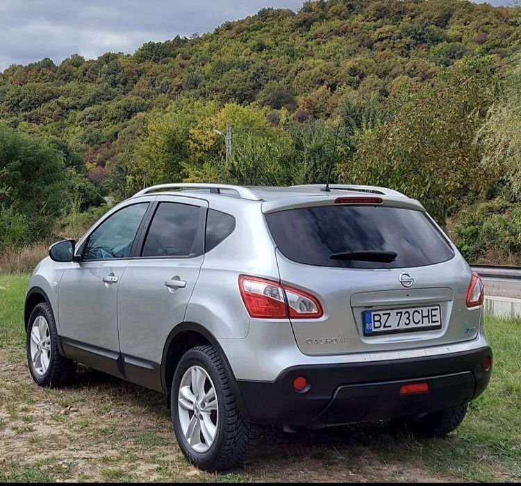 Vând Nissan Qashqai Tekna, an 2012