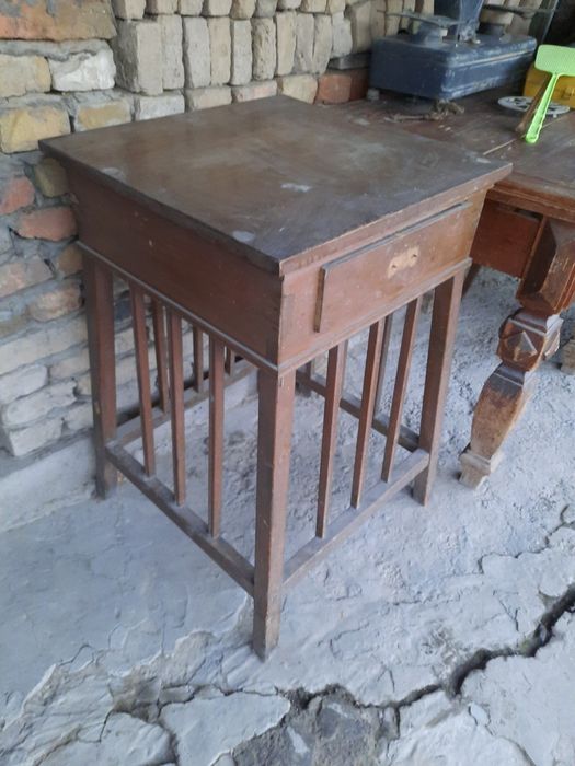 Продаются румынский прикроватные тумбы