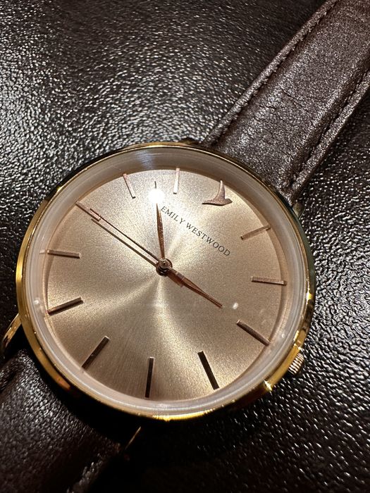 Часовник Emily Westwood