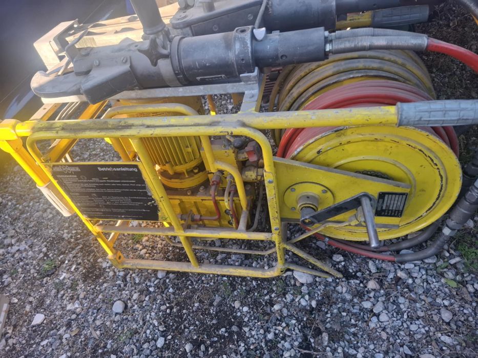 Vand aparat de descarcerat auto