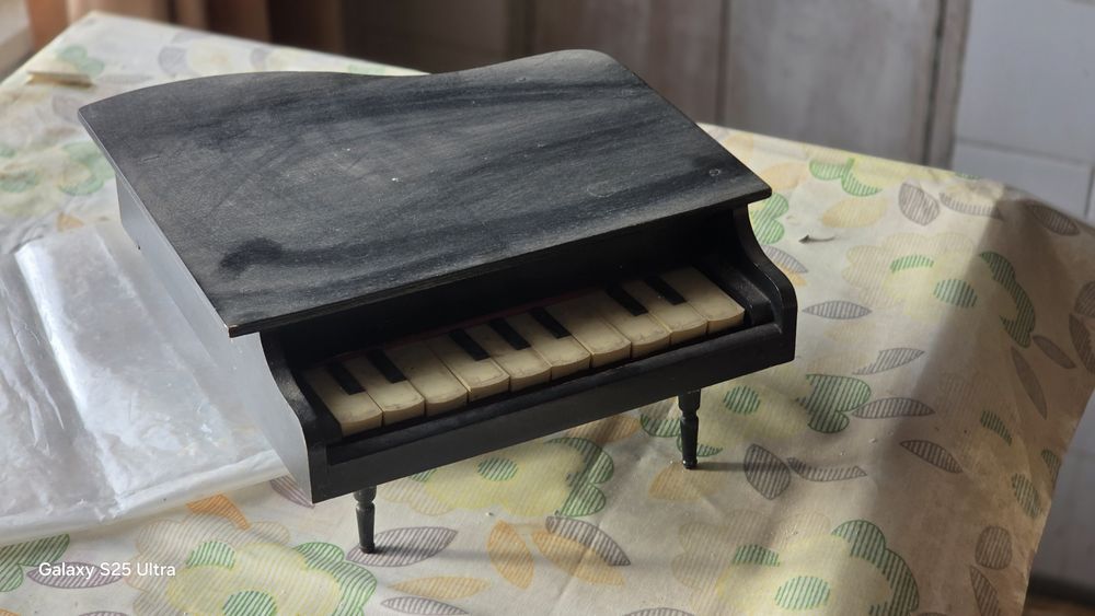 Антично мини пияно