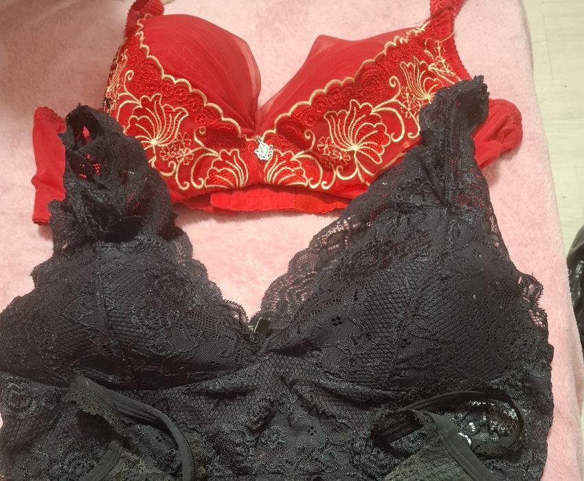 Дамски бодита и бюстиета