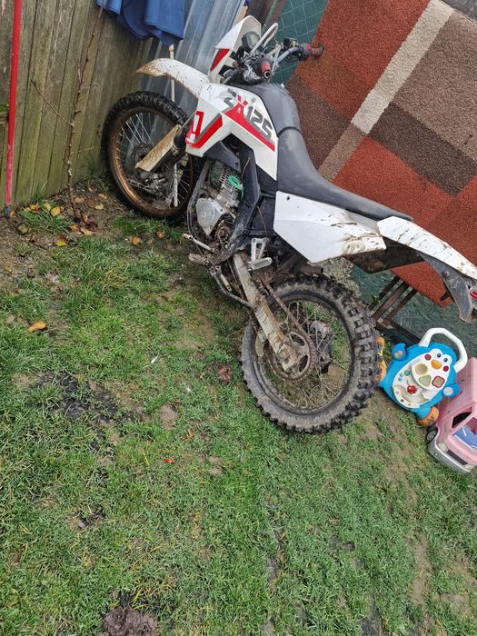 Se vinde cros enduro 125 4t
