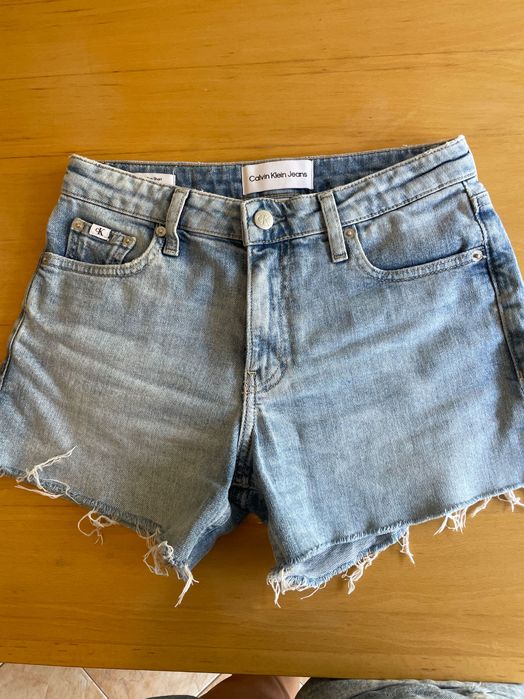 Къси панталонки Calvin Klein