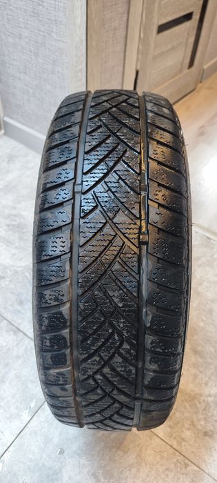 Продам комплект зимней резины LING LONG в отличном состоянии как новая