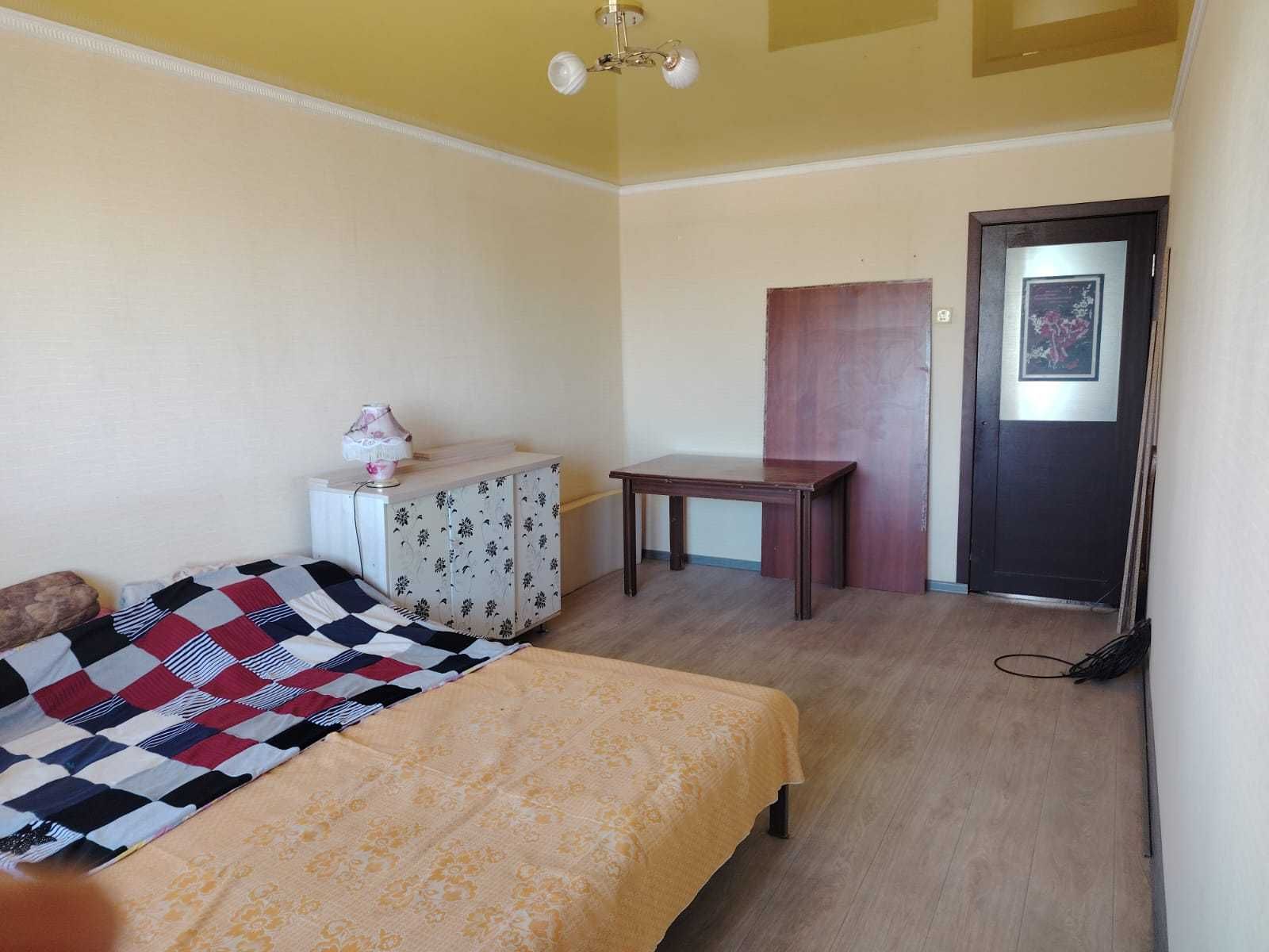 Продам 2-комн квартиру в 4 мкр. по ул. Абая