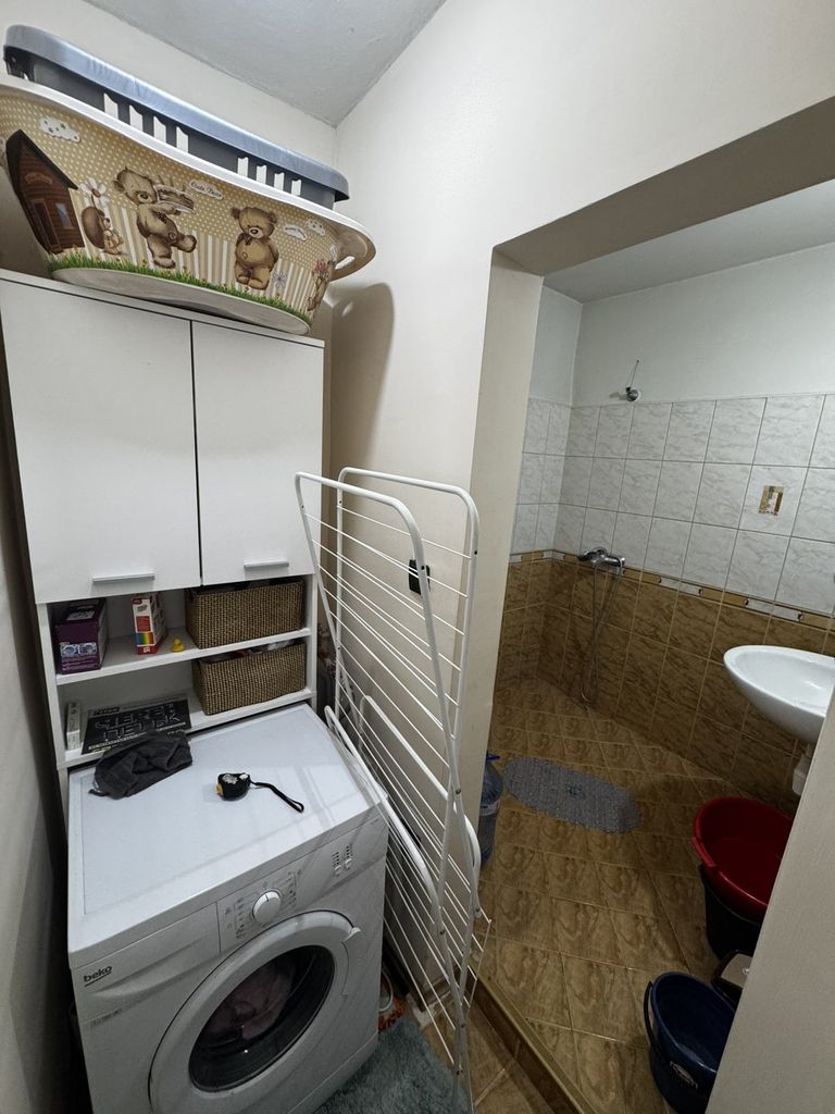 Продава се Четиристаен апартамент в Плевен, Сторгозия - 100 кв.м за 1550 €/кв.м - Снимка #8