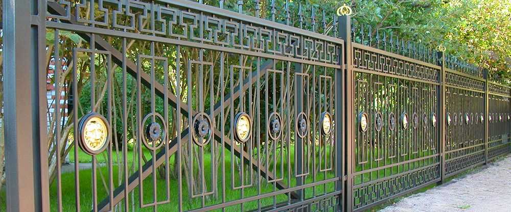 Kvadrat va dumaloq trubadan tayyorlangan maxsus tayyorlangan fextavoni