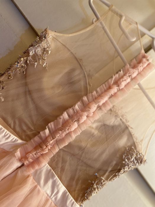 Rochie speciala cu pietricele